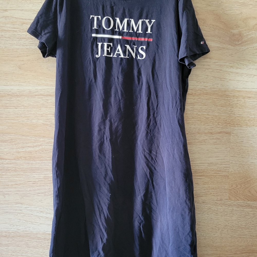 Tommy Hilfiger Black T-Shirt with Red Accents